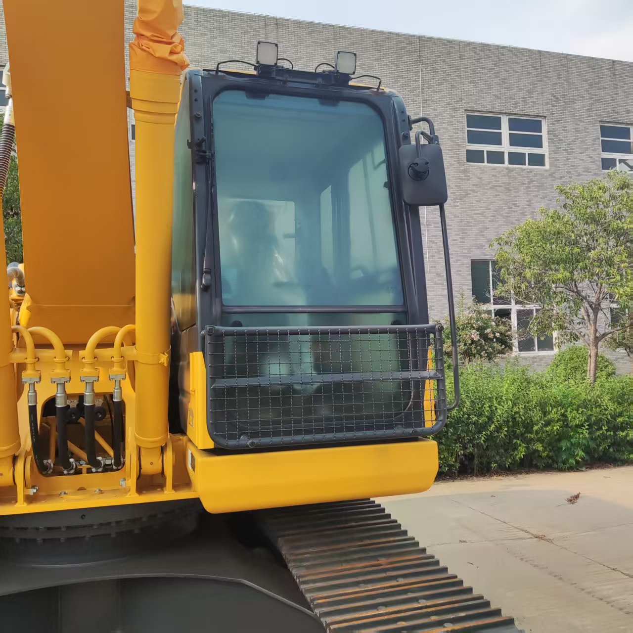 Komatsu PC300-7 Working View