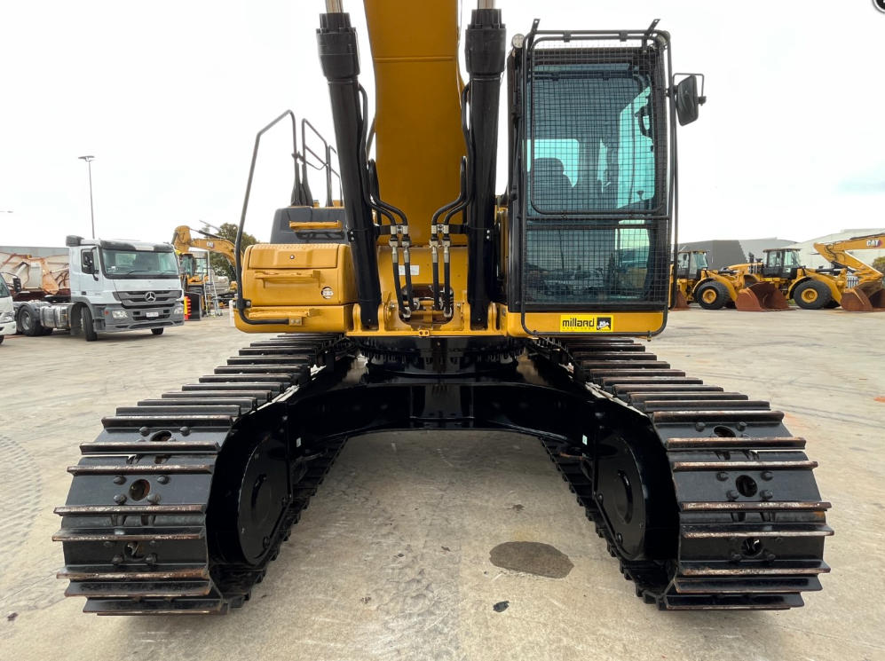 Caterpillar 336 Excavator Front View