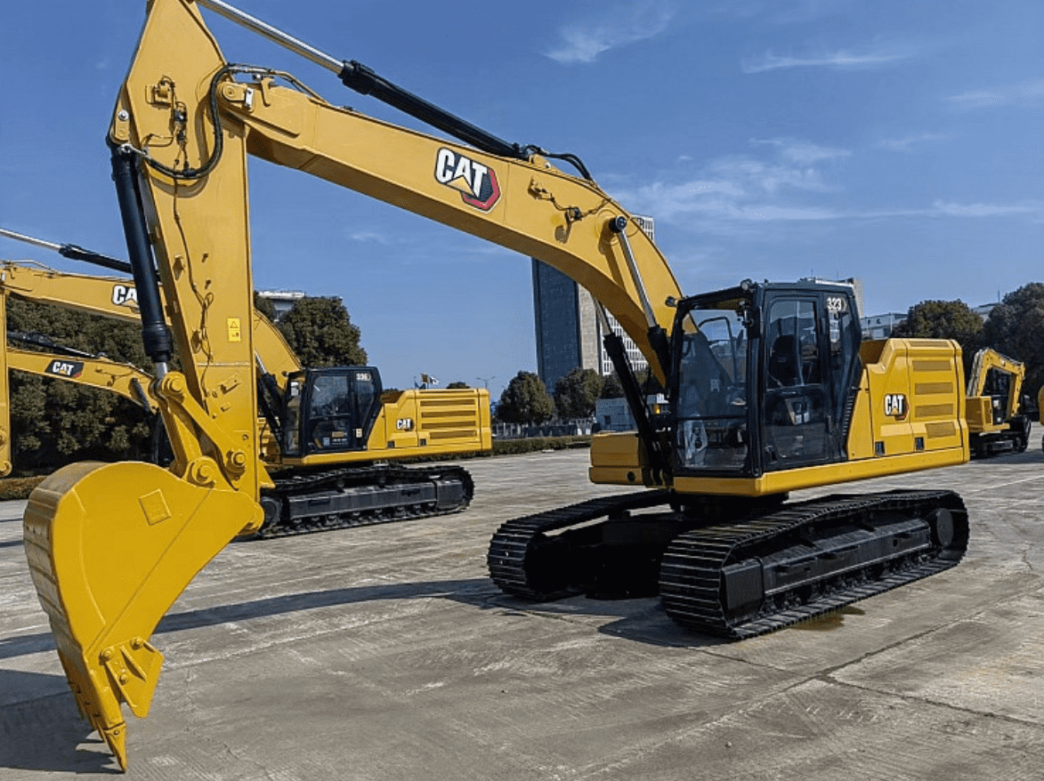 Caterpillar 323 Excavator Front View