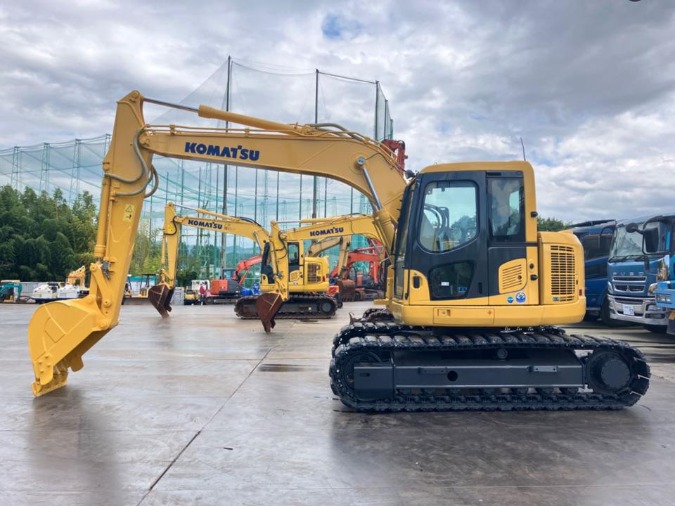 Komatsu PC128US-8 Side View