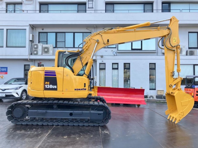 Komatsu PC138US-8 Side View