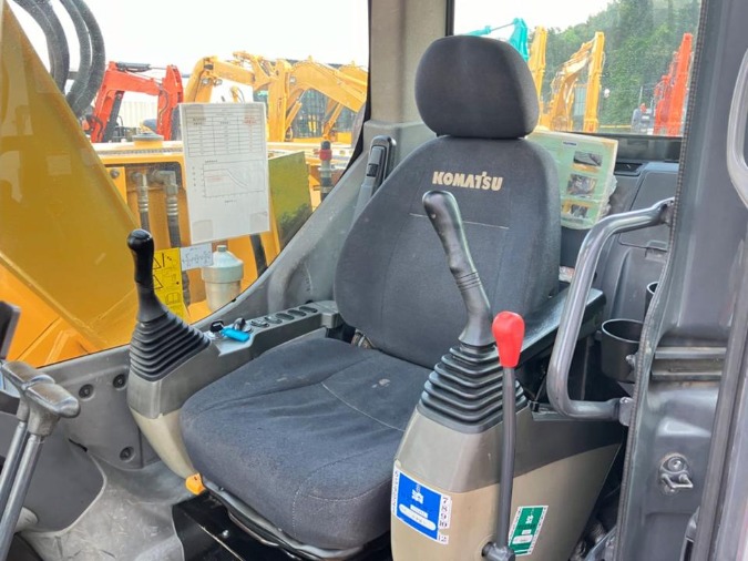 Komatsu PC138US-8 Cab Interior