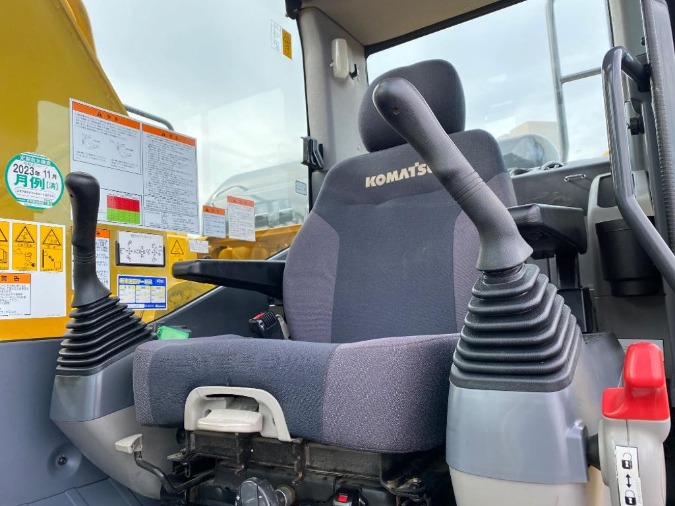 Komatsu PC200-11 Cab Interior